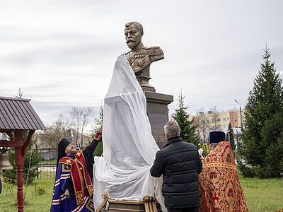 Памятник Николаю II открыли в Нарьян-Маре
