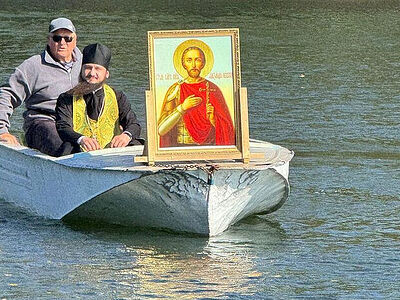 Прошел водный крестный ход по реке Днестр