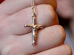 Christians have no right to wear cross at work, says UK Government