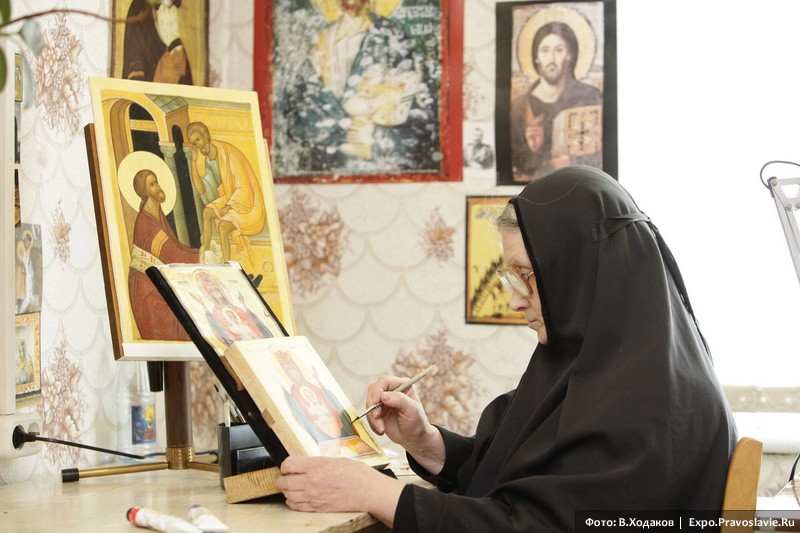 Монахиня-иконописец
