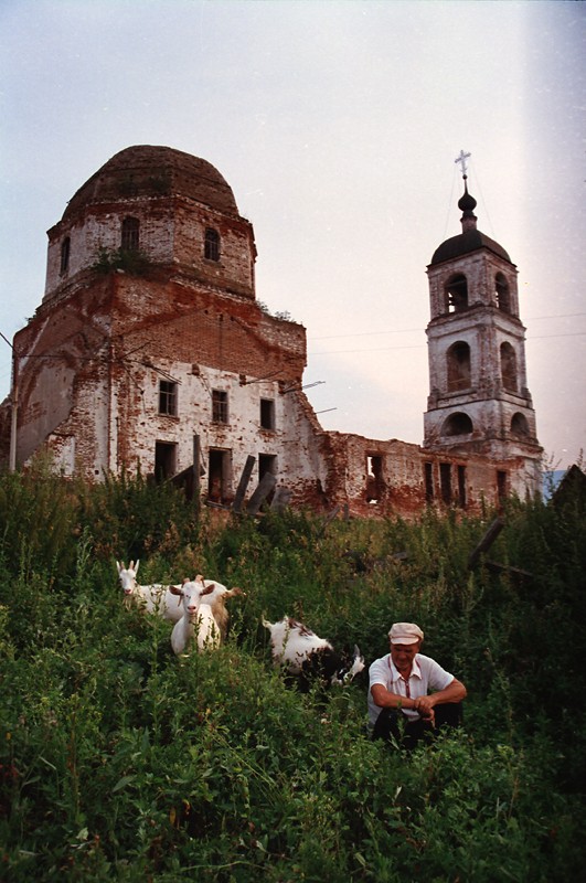 2000, Περιφέρεια Βλαντίμιρ, χωριό Καρατσάροβο. Ναός που θεμελίωσε ο Ηλίας Μούρομετς