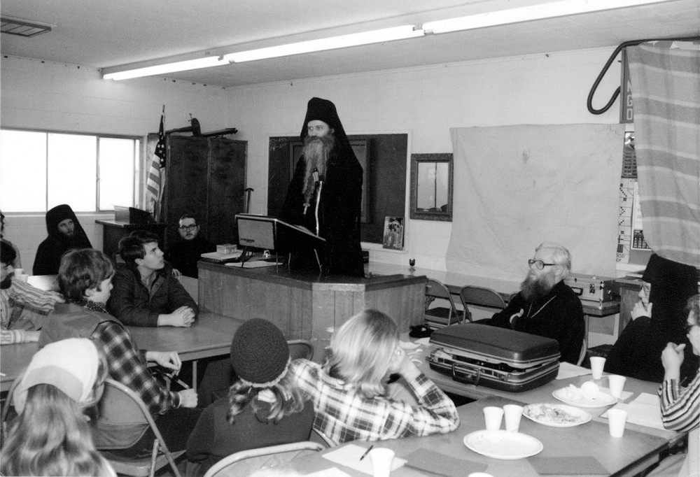 Лекция о. Серафима (Роуза) во время зимнего паломничества в Рединге. 1981 г.