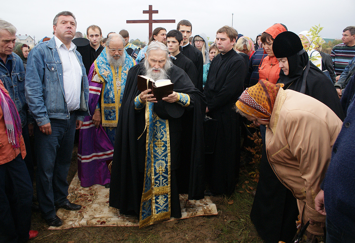 Шахово орловская область отчитка. Орловская область село Шахово отчитка. Село навесное Ливенского района Орловской области отец Владимир. Церковь в Орловской области старца Илии. С навесное Ливенский район отец Владимир.